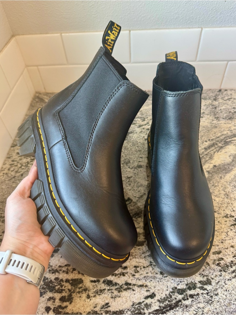 Dr. Marten Audrick Chelsea Black Leather Boot. Size 7. EUC.